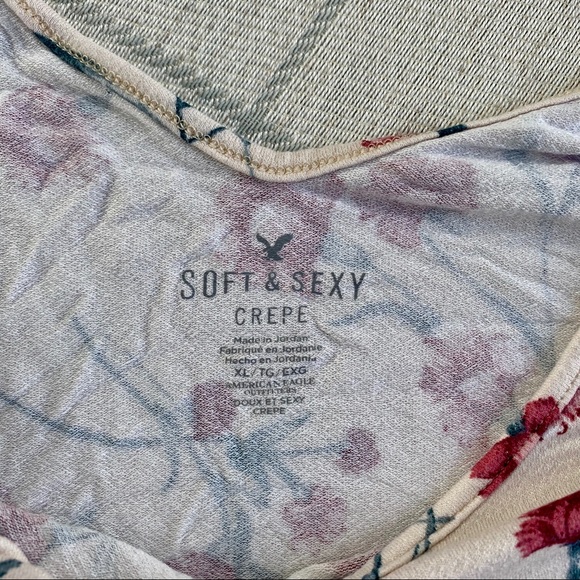 {AEO} Floral Cold Shoulder Top - Picture 3 of 6